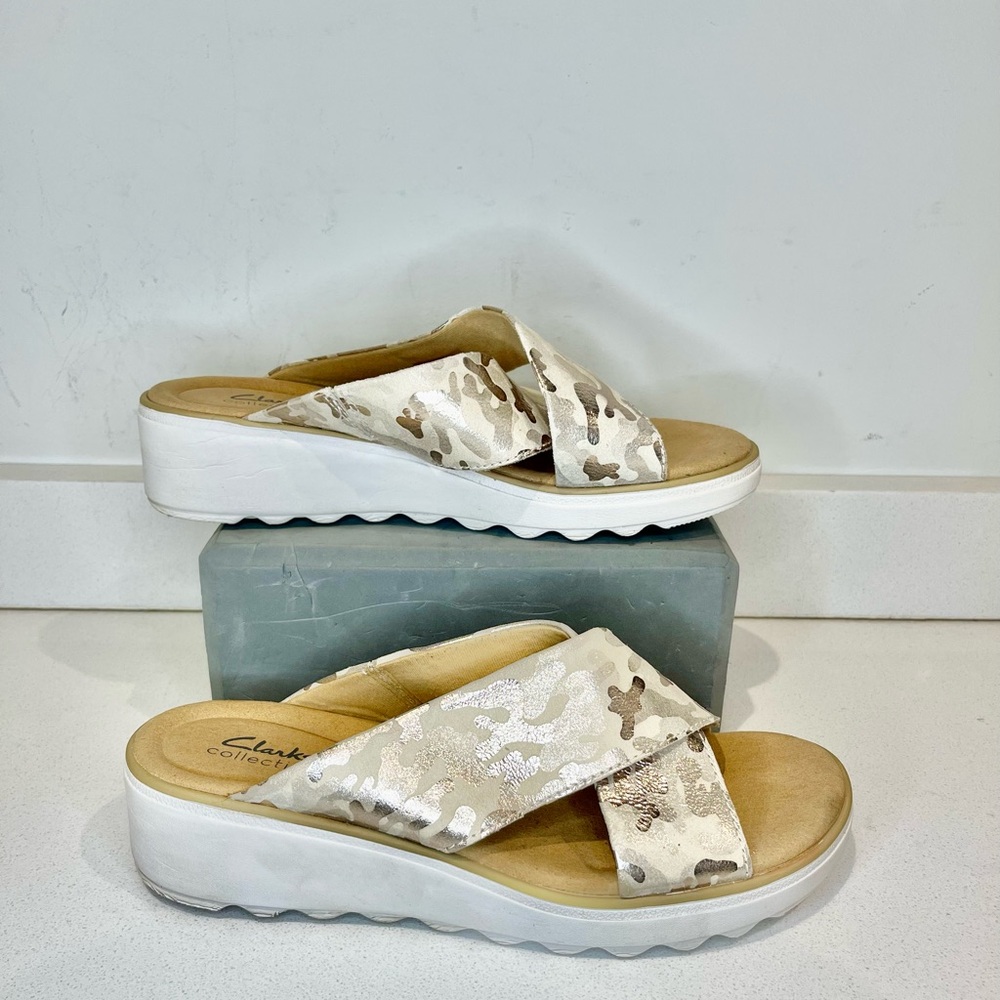 Clark’s Collection Jillian Gem crisscross wedge sandal white gold tan camo 9